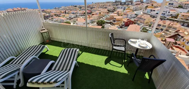 Coqueto apartamento con preciosas vistas al mar y a toda Lom