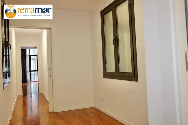 Moderno piso reformado en el corazon del eixample junto a ronda de la universidad - Barcelona — 14