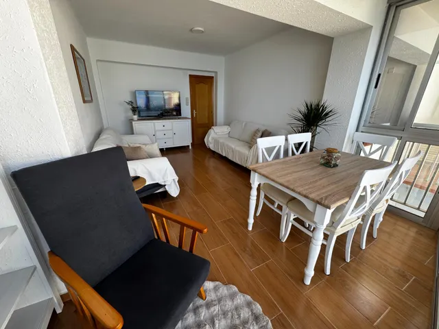 Apartamento frontal al mar completamente reformado — 11
