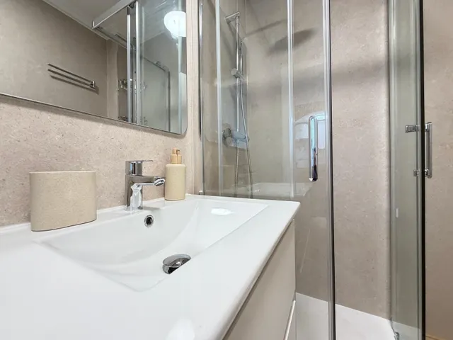 Apartamento 1 habitación 44m² en venta - Estacion de autobuses — 24