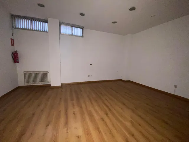 ALQUILER: Amplio Local Comercial en Alquiler en la Zona Alta de Ponferrada — 7