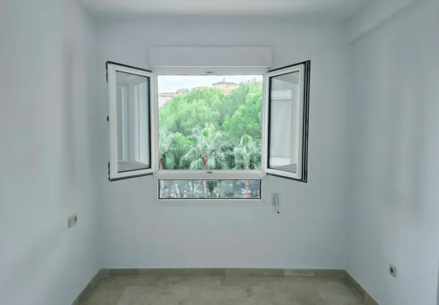 APARTAMENTO DE 2 DORMITORIOS CON PISCINA COMUNITARIA Y A 700 M. DEL MAR - ZONA DEHESA DE CAMPOAMOR, ORIHUELA COSTA - — 9