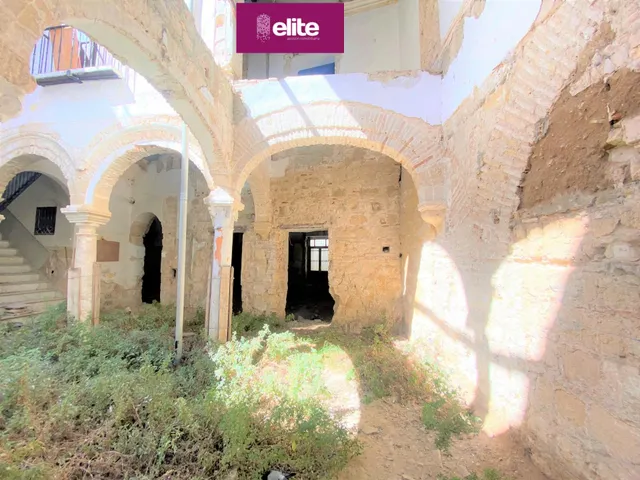 OPORTUNIDAD DE INVERSION MAGNIFICO PALACETE SEÑORIAL  EN EL CENTRO — 25