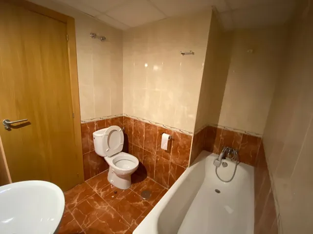 ¡Amplio y Luminoso Piso en Pueblo de San Juan! — 18