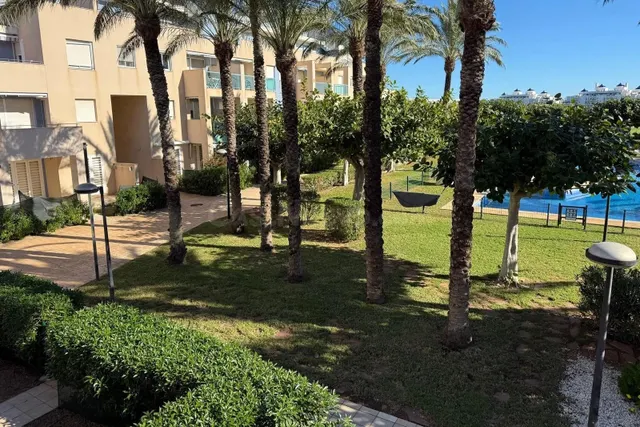 Venta de piso en Roquetas de Mar (Almería) - foto 2