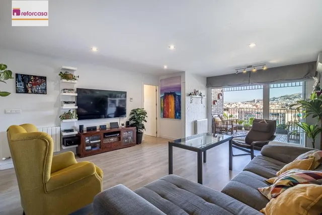PISO REFORMADO CON VISTAS PANORÁMICAS A UN PASO DEL CENTRO DE GRANADA — 10