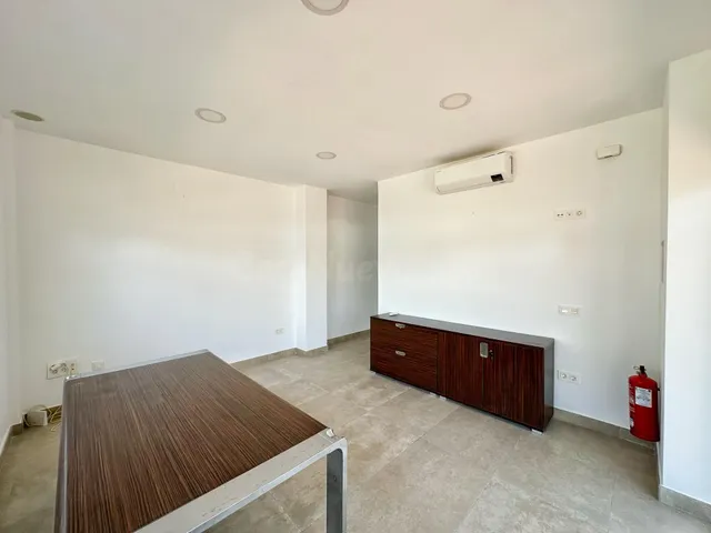 Oficina en venta en Estepona, Costa del Sol – Excelente opor - foto 3