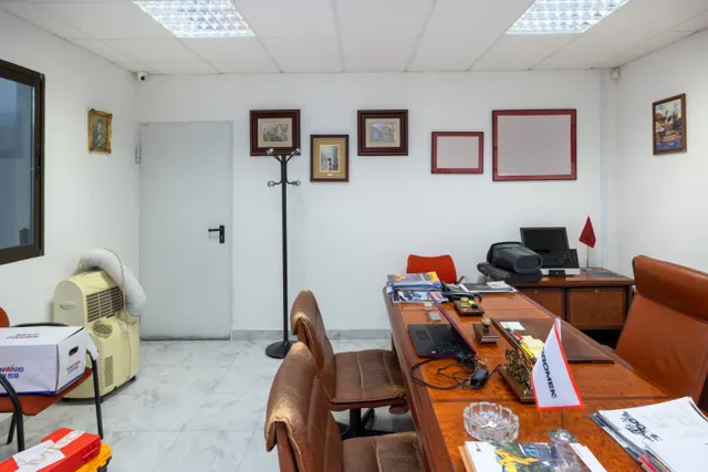 Nave industrial 1400m² en venta - Alcampo — 38