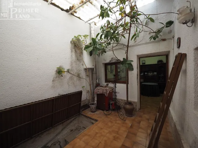 Amplia Casa en Tomelloso con Acceso a Dos Calles por solo €155,000 — 10