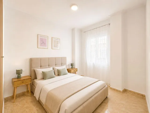PLANTA BAJA CON ENTRADA INDEPENDIENTE, 2 DORMITORIOS, 2 BAÑOS, TERRAZA Y PISCINA EN EL CENTRO DE TORREVIEJA — 7