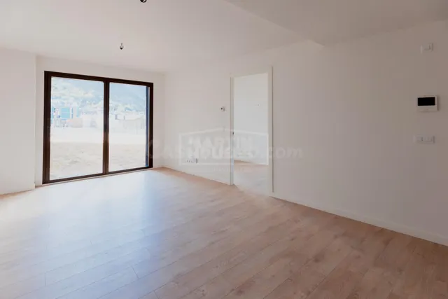 Si buscas una vivienda nueva a estrenar, con jardín privado y en pleno centro, este piso es una oportunidad única. — 3