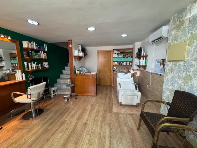 SE VENDE EXCELENTE LOCAL - foto 2