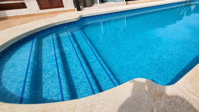 Chalet esquina de 3 Dormitorios y 3 Baños en parcela grande arreglada de 600m2 con piscina y garaje privado — 27