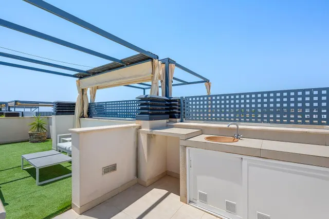 Villa moderna con piscina privada, 3 dormitorios y 3 baños. — 33