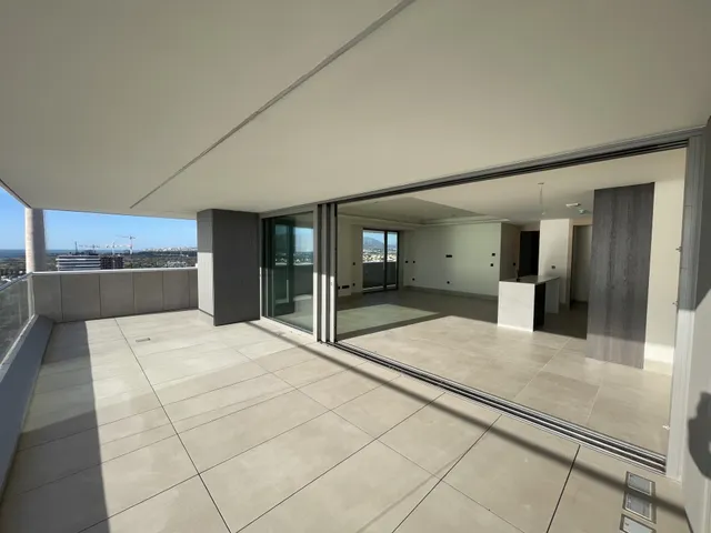 ¡Exclusivo Piso de Lujo en las Málaga Towers! — 41