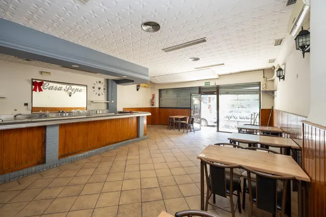 LOCAL COMERCIAL DE 106 m2 EN VENTA EN GRANADA — 11