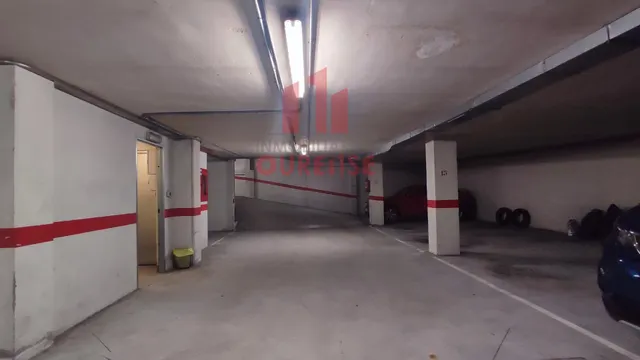 PLAZA DE GARAJE ABIERTA EN EL COUTO. — 3