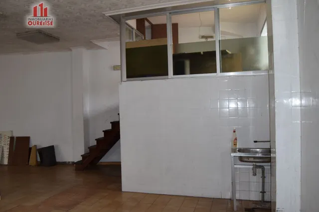 AMPLIO LOCAL COMERCIAL EN VISTA HERMOSA — 8