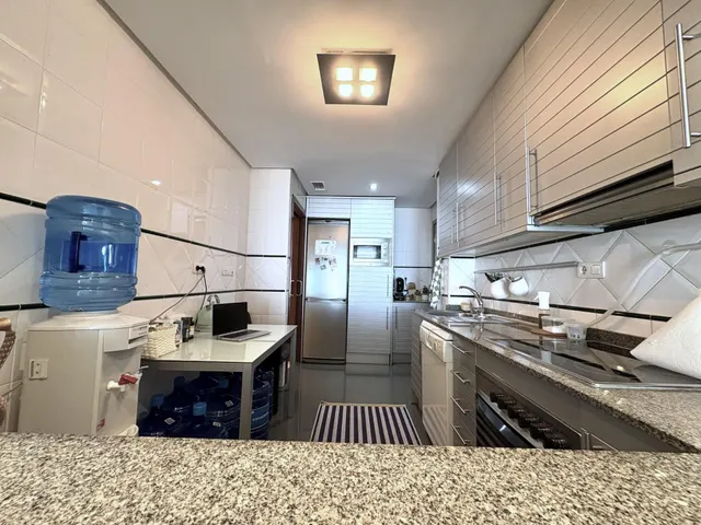 Apartamento moderno y espacioso en primera línea de mar junto a Playa del Cura. ¡3 dormitorios, 2 baños, balcón con vistas al mar (sureste) y piscina comunitaria! — 16