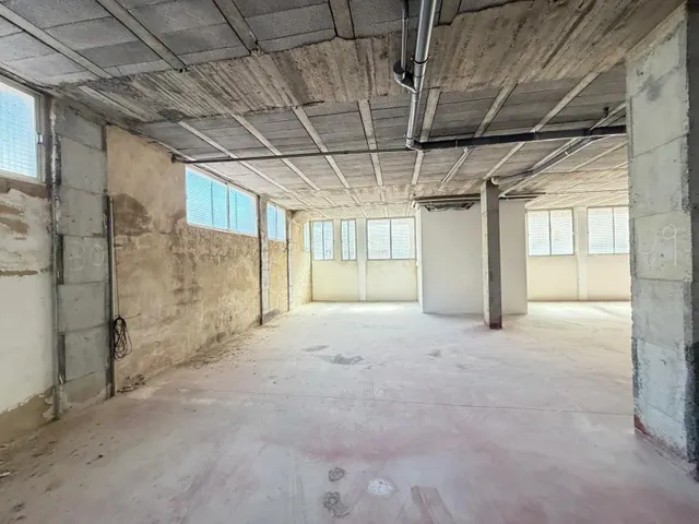 Local comercial 2800m² en venta - Estacion de autobuses — 29