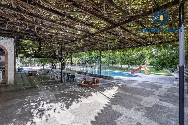 Espectacular Chalet en Ogijares - Ideal para Familias — 12