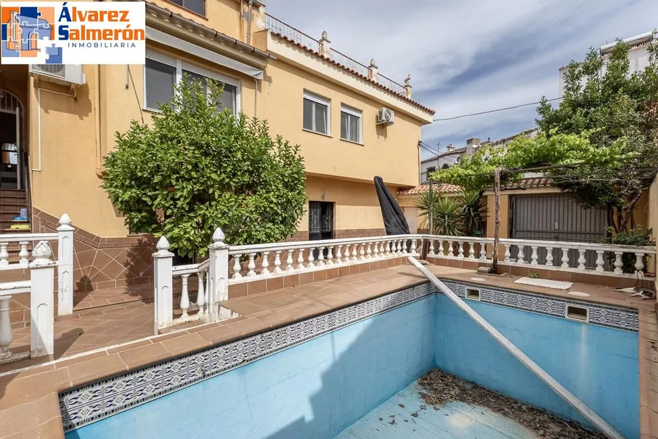 CHALET ADOSADO EN OGIJARES ( GRANADA)