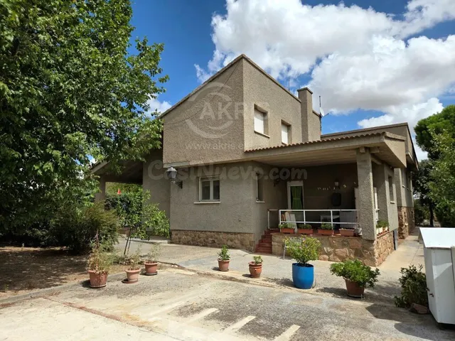 Chalet Independiente en Olias Del Rey — 44