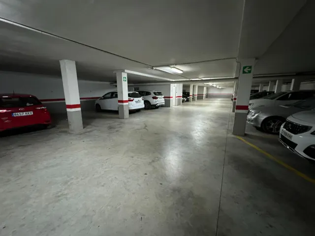 PLAZA DE GARAJE EN VENTA EN CALLE SANTOS — 6