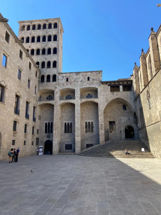 EXCLUSIVA OFICINA DE DISEÑO DE 226 M2 EN EL CORAZÓN DEL BARRIO GÒTIC — 41