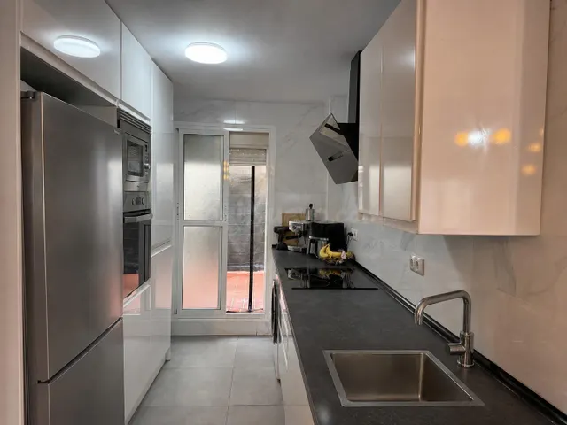 Amplio piso reformado a pocos minutos de la playa — 2