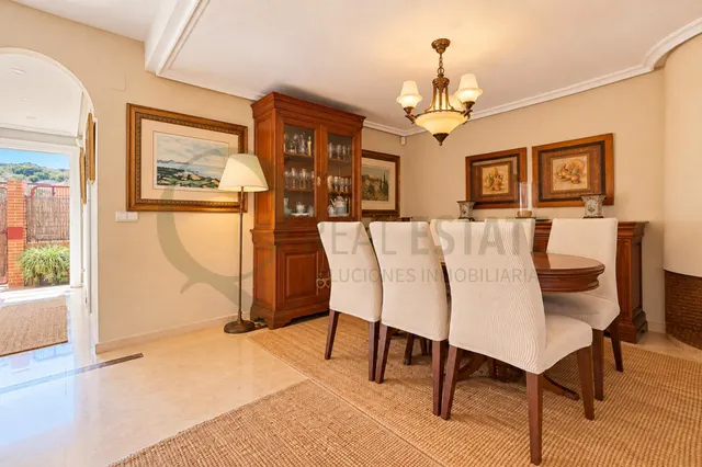 Chalet adosado con terrazas en Cabo de las Huertas, a pocos pasos del mar — 7