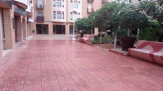 SE ALQUILA LOCAL /PUERTA AUTOMATICA / FRENTE HOSPITAL GENERAL — 4