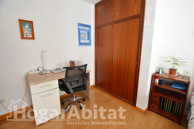 ALTO, AMPLIO Y EXTERIOR CON GARAJE Y BALCÓN, CERCA DE LA AV DE ALCOY — 24