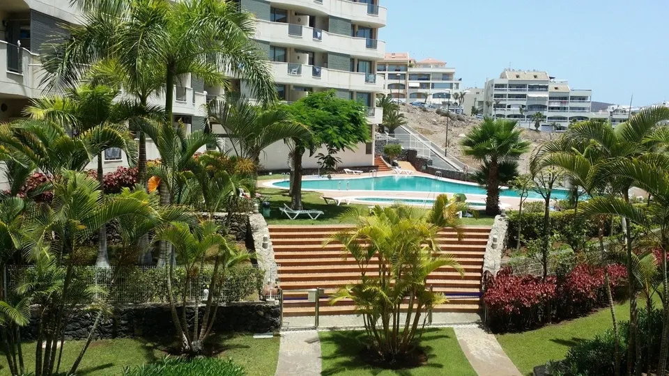 Pal-mar piso 1 habitación con vistas en urbanizacion cerrada de calidad.