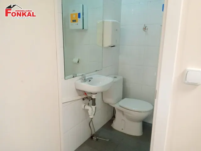 AMPLIO LOCAL EN ALQUILER EN PLENO CENTRO DE JEREZ — 8