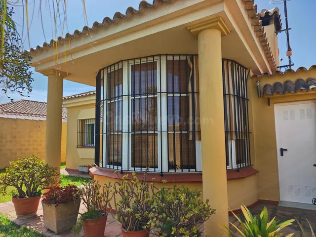 CHALET CON PISCINA EN SANCTI PETRI — 3
