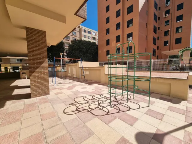 PISO AVDA. AMALIO GIMENO — 30