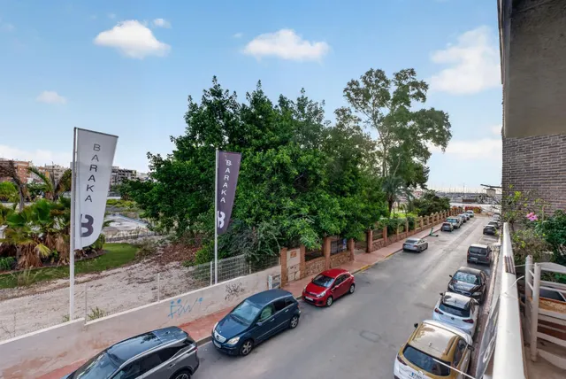 Amplio apartamento de 4 dormitorios a pocos pasos de la Playa del Acequión, Torrevieja — 9