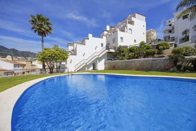 Recently Renovated 3 Bedroom Apartment in Torrequebrada — 27