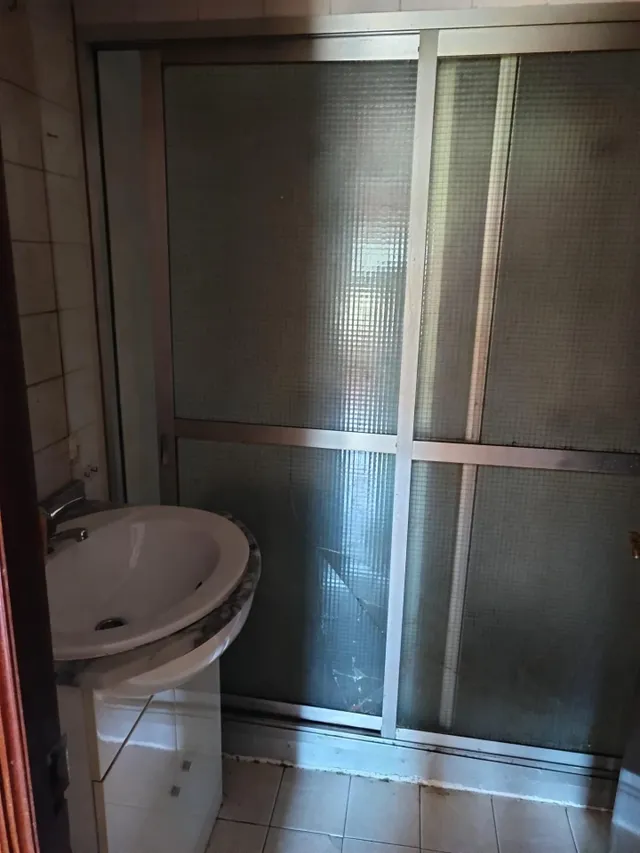Venta de vivienda en planta primera y local en  planta baja unido a edificio de dos alturas en Gordexola — 18