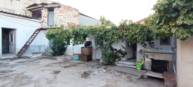 VENTA INMUEBLE/SOLAR ADOSADO CON construcciones VARIAS EN ZAMORA ZONA SAN ISIDRO, PATIO, GARAJE... — 6