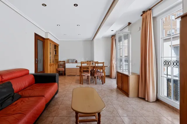 CASA PAREADA CON DOS VIVIENDAS, GARAJE Y TRASTERO CON UNA GR - foto 3
