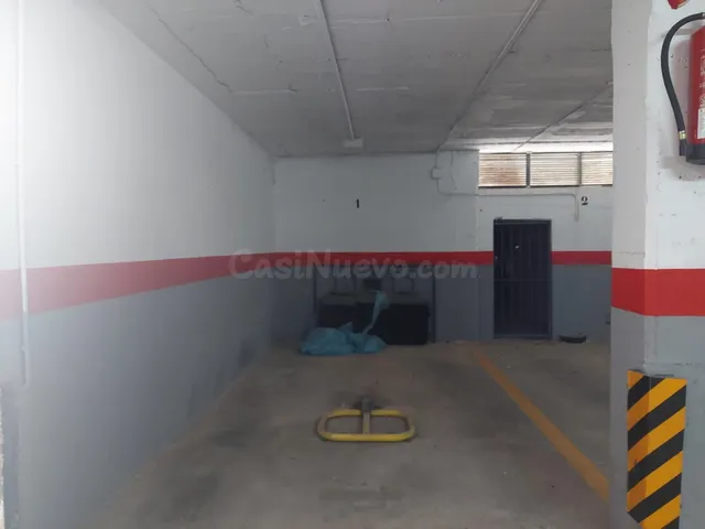 CALONGE: Se alquila plaza de parking para coche grande, en e - foto 4