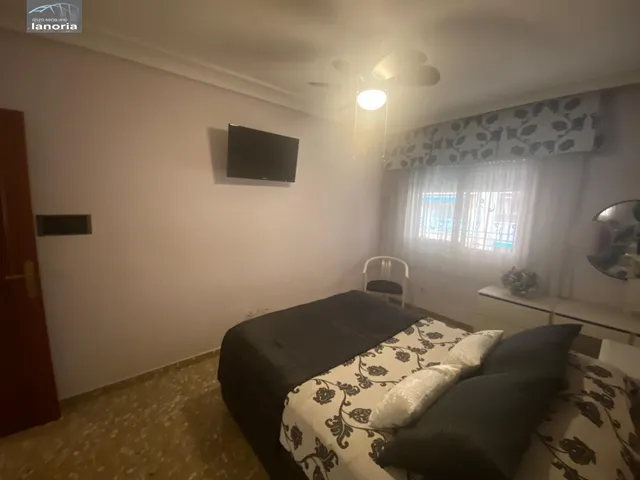 Grupo la Noria VENDE amplio piso SIN ascensor. 4 hab, 2 Baños. Completamente AMUEBLADO y EQUIPADO. — 8