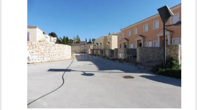 Se venden 62 parcelas urbanas, con 18 villas independiente h - foto 2