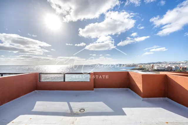 Tu Nuevo Hogar en Telde con Vistas Incomparables a la Playa de Melenara — 9