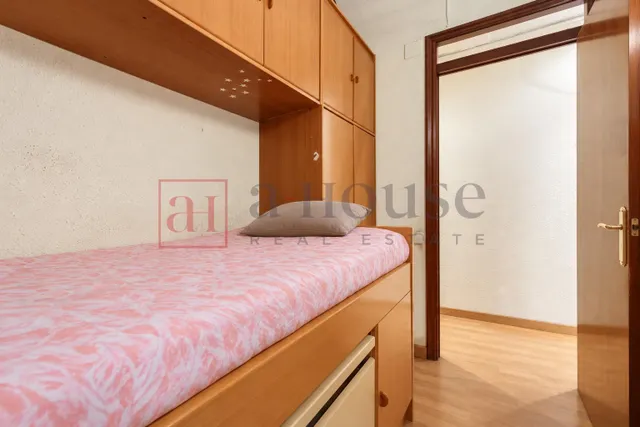 Piso listo para entrar a vivir con balcón y doble orientación en el poblenou — 24