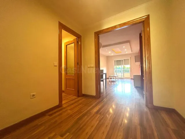 Amplio y Luminoso Piso en El Ejido Norte - Excelente Oportunidad por €129,900 — 4