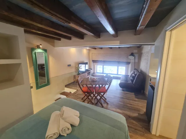 PISO CON LICENCIA TURISTICA Y LOCAL COMERCIAL — 8
