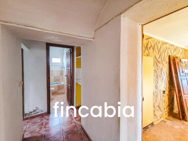 Masía para reformar en Riudarenes: Can Veleta, 623 m2 de parcela y piedra con bóvedas catalanas. — 37